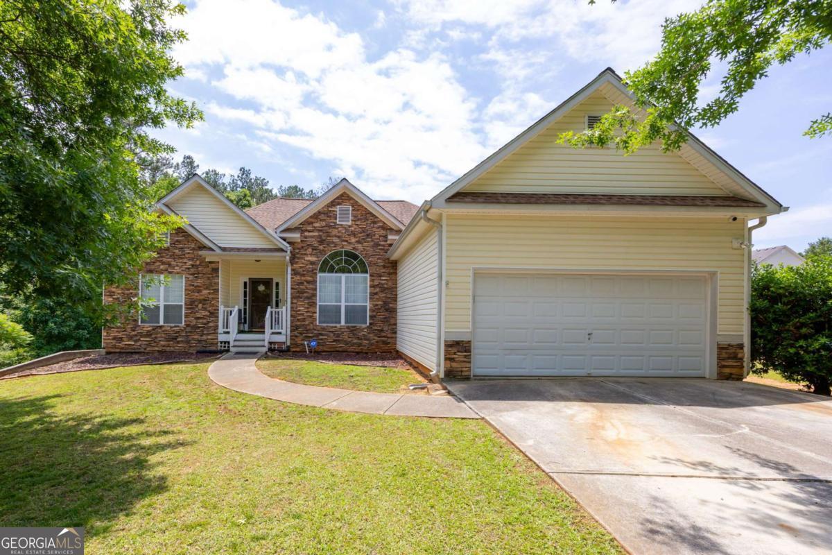 310 Hillcrest DR