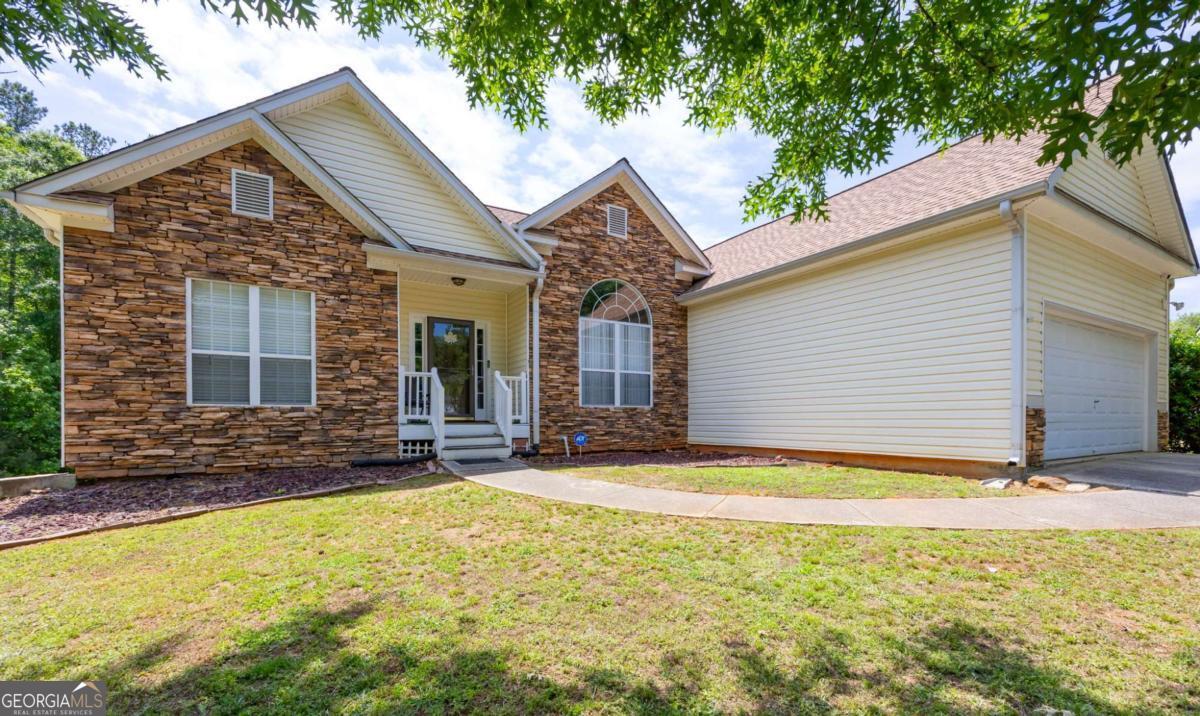 310 Hillcrest DR