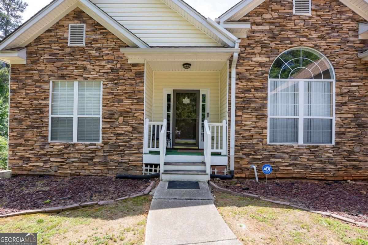 310 Hillcrest DR