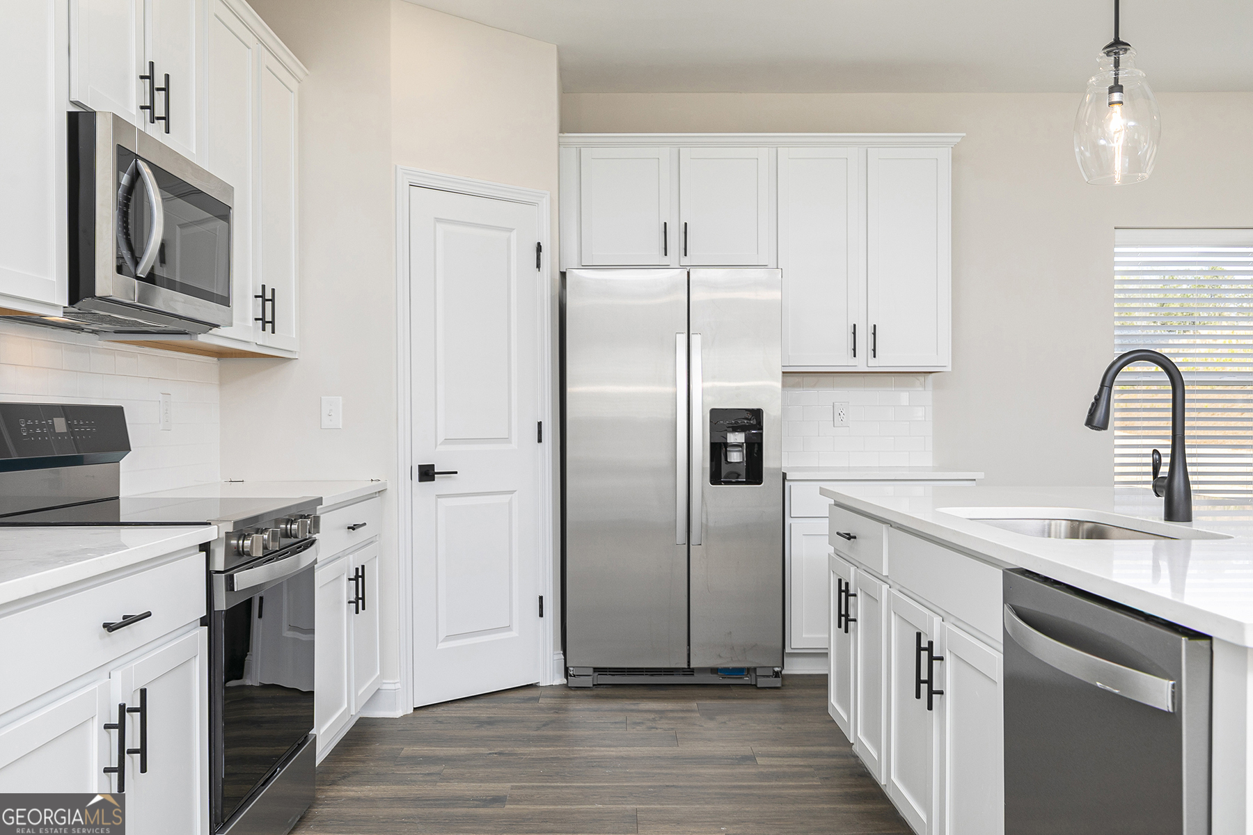 16 Cantrell DR