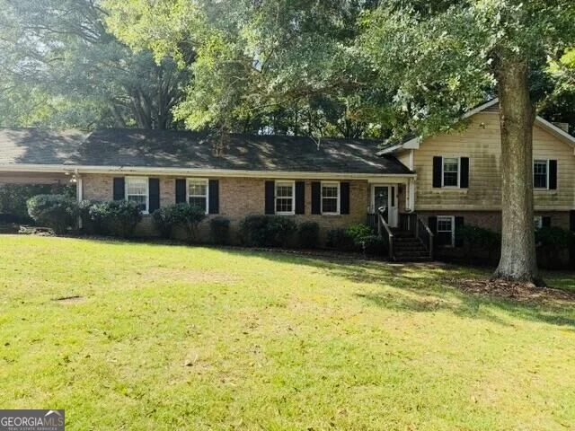 145 W Triple Tree Drive