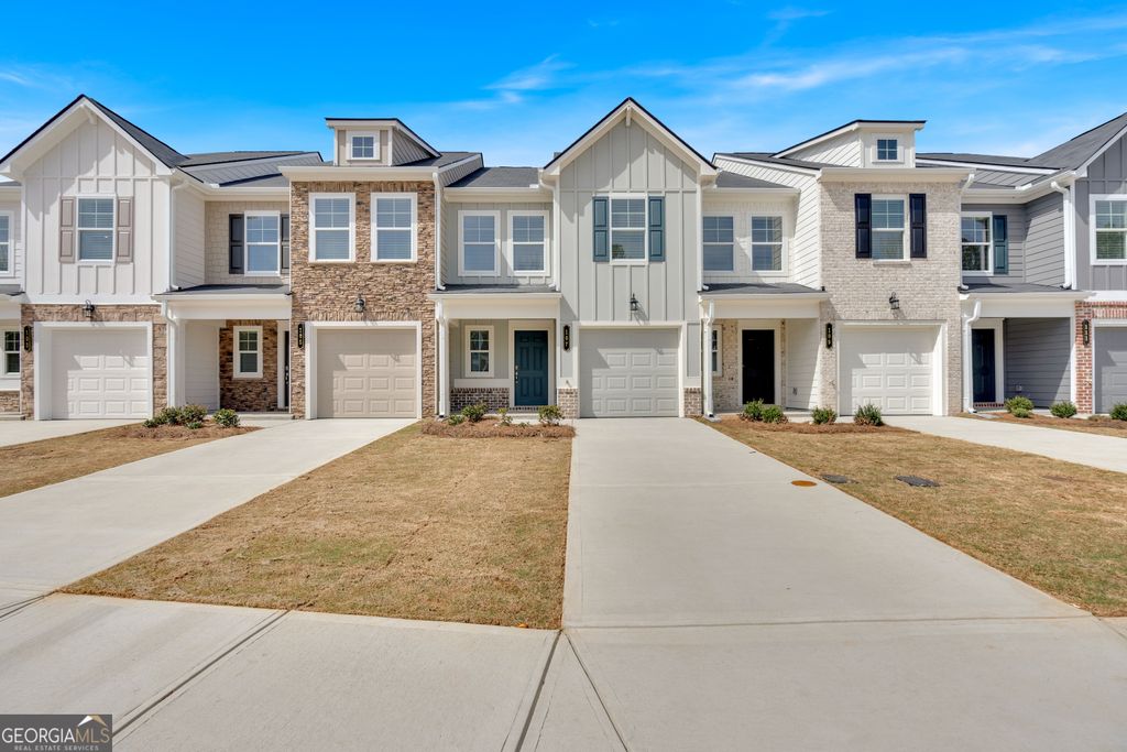 Photo of 107 Village Green Drive #170, Adairsville, GA 30103 (MLS # 10423433)
