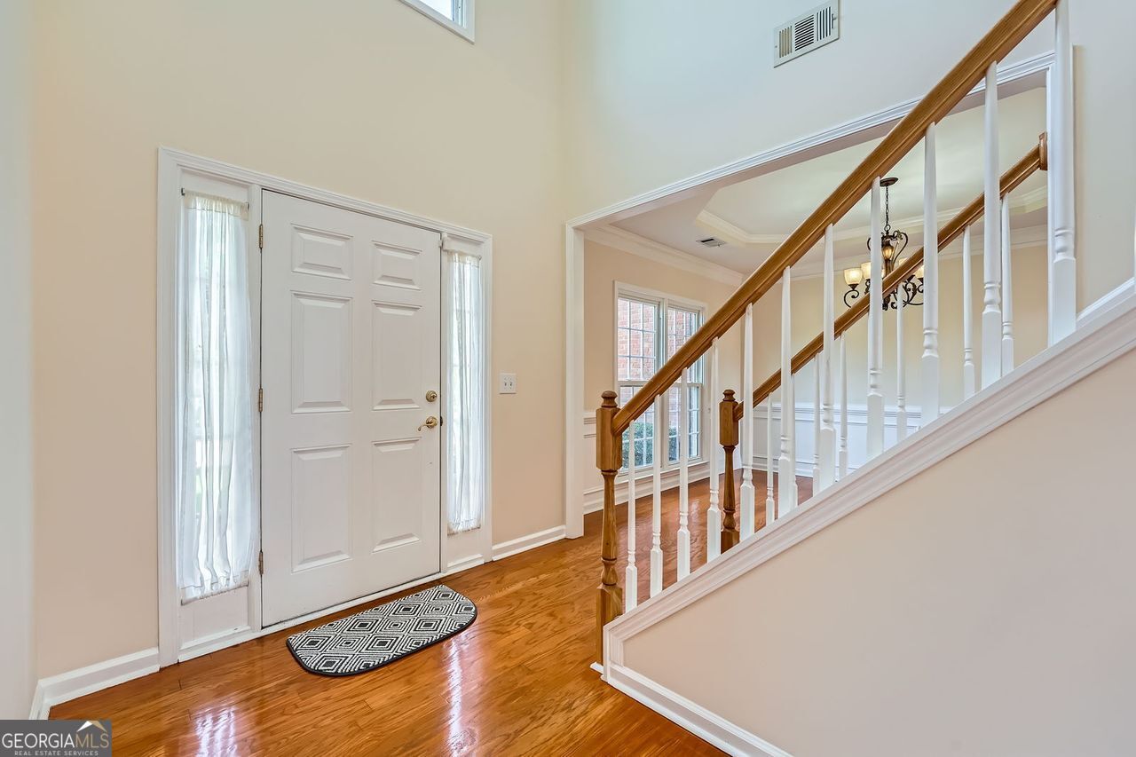 1713 PARAMORE PL NE