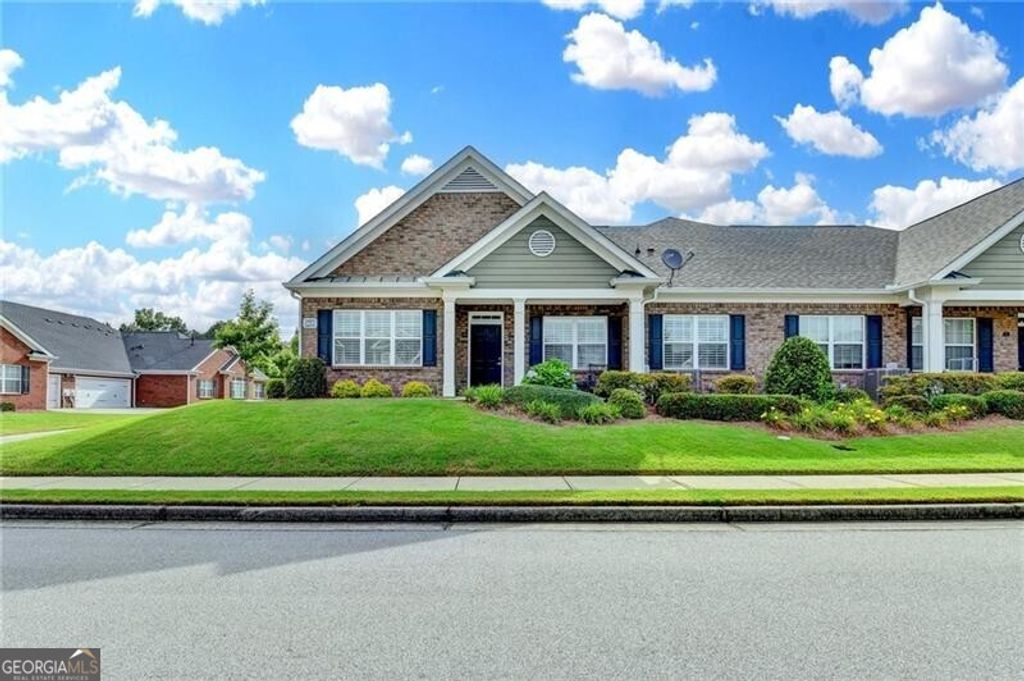 Photo of 3411 Lindenridge Drive, Buford, GA 30519 (MLS # 10673042)