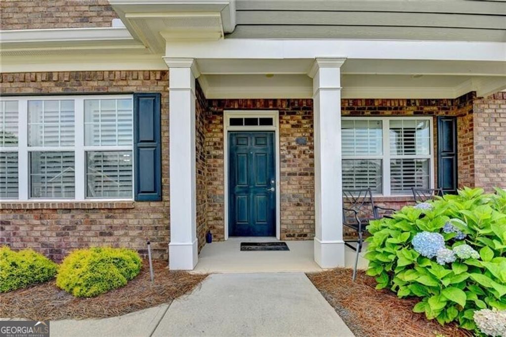 Photo of 3411 Lindenridge Drive, Buford, GA 30519 (MLS # 10673042)