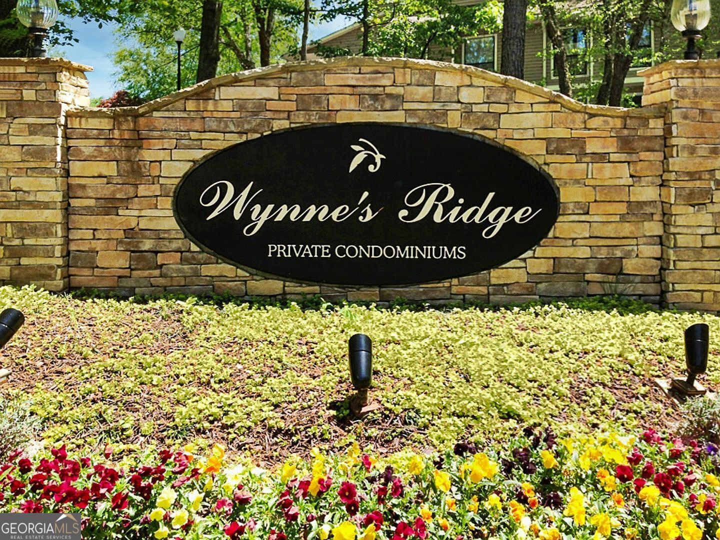 This beautifully maintained 2-bedroom, 2-bathroom spacious top-floor condo is nestled in a safe, sought after and welcoming East Cobb neighborhood. A spacious and open layout, provides you a comfortable and functional living space. Enjoy your morning coffee and breezy evening relaxation on the quiet and peaceful screened-in porch. With modern finishes and thoughtful details throughout, this condo is move-in ready. The community is known for its friendly atmosphere and well-kept surroundings, making it the perfect place to call home. Don't miss the opportunity to experience well maintained quiet, top-floor living in a prime location close to The Battery, shopping, restaurants and minutes to 75. Call today for easy showing.