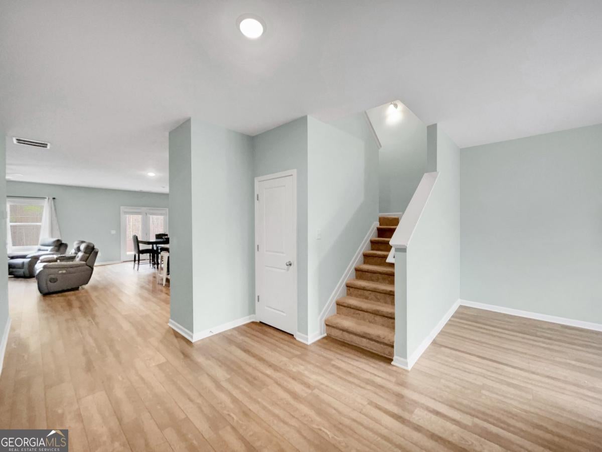 1323 Hudson CT