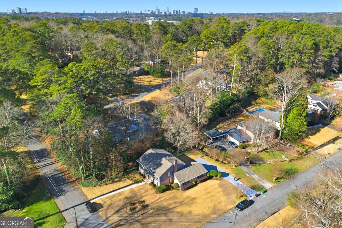 2313 Street Deville NE