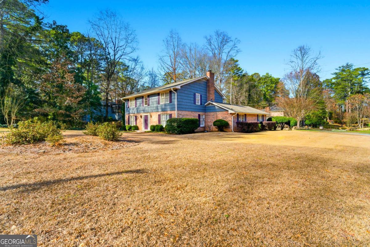 2313 Street Deville NE