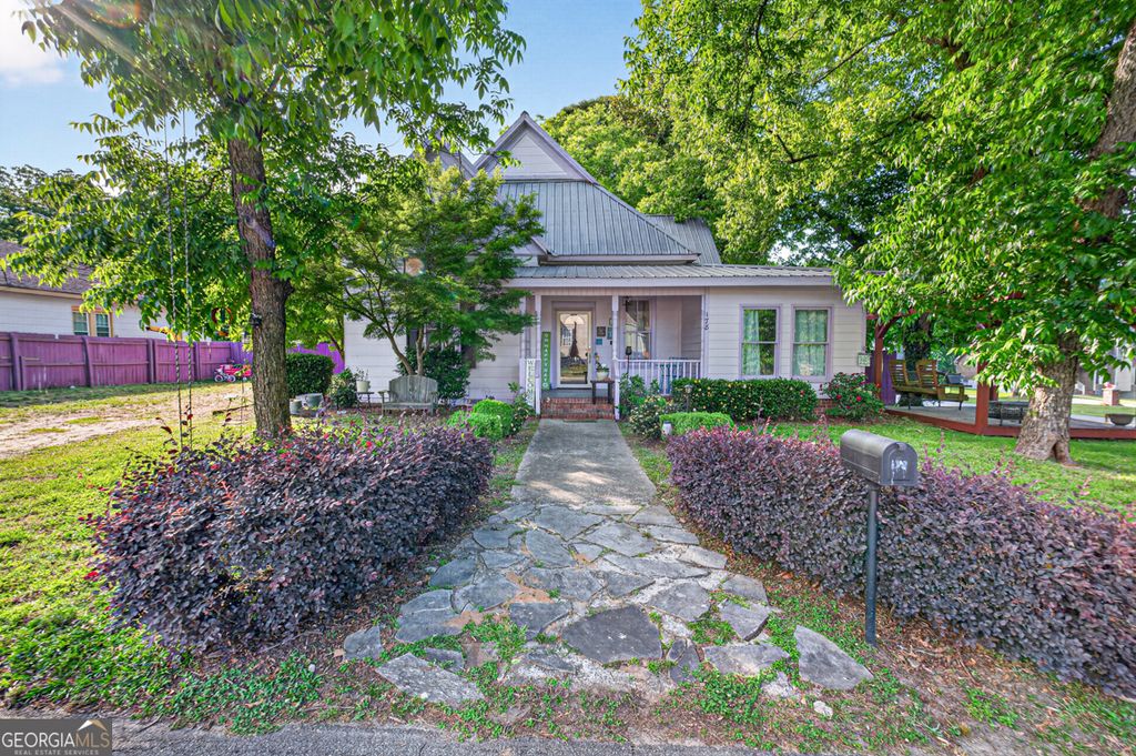 Photo of 178 Hamilton Avenue, Winder, GA 30680 (MLS # 10768483)