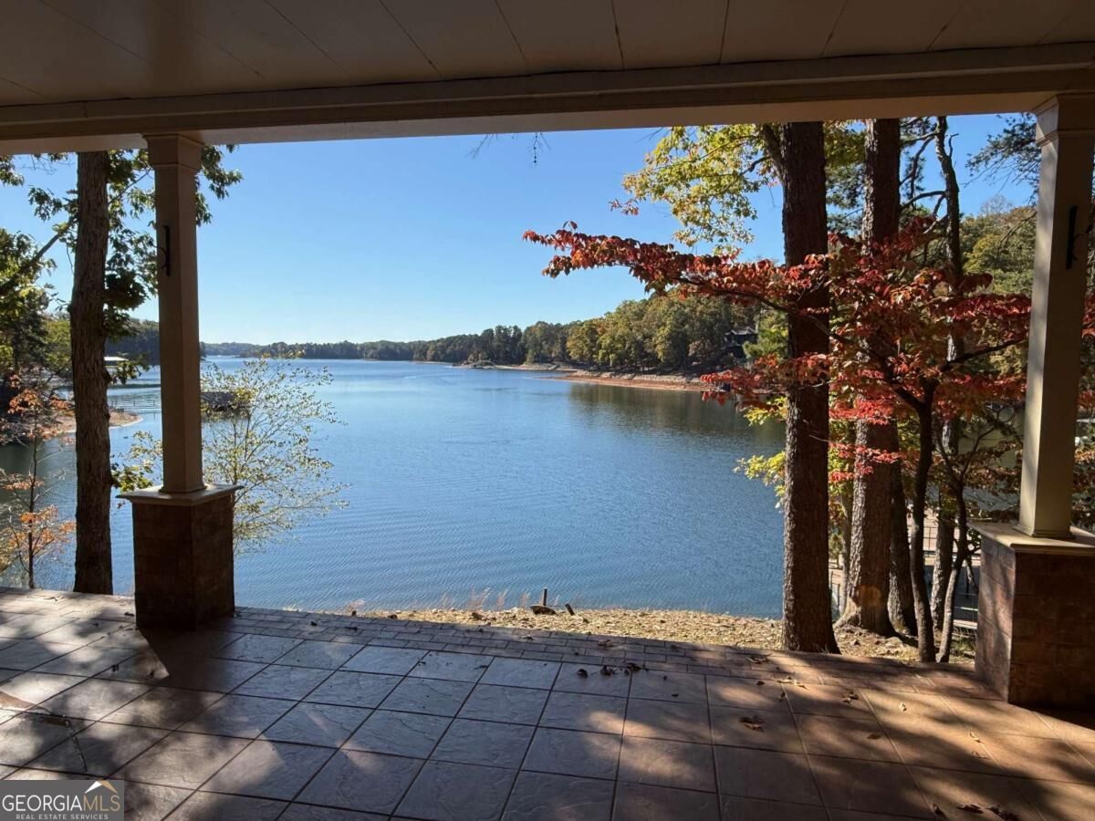 3484 McKenzie DR