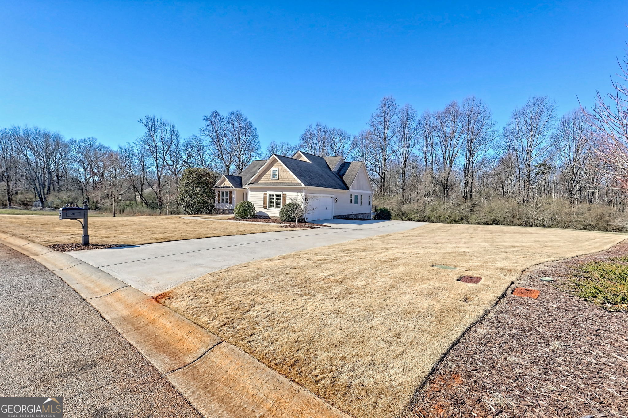 Clarkesville, Georgia 30523, United States, 4 Bedrooms Bedrooms, ,4 BathroomsBathrooms,Residential,Active,80352