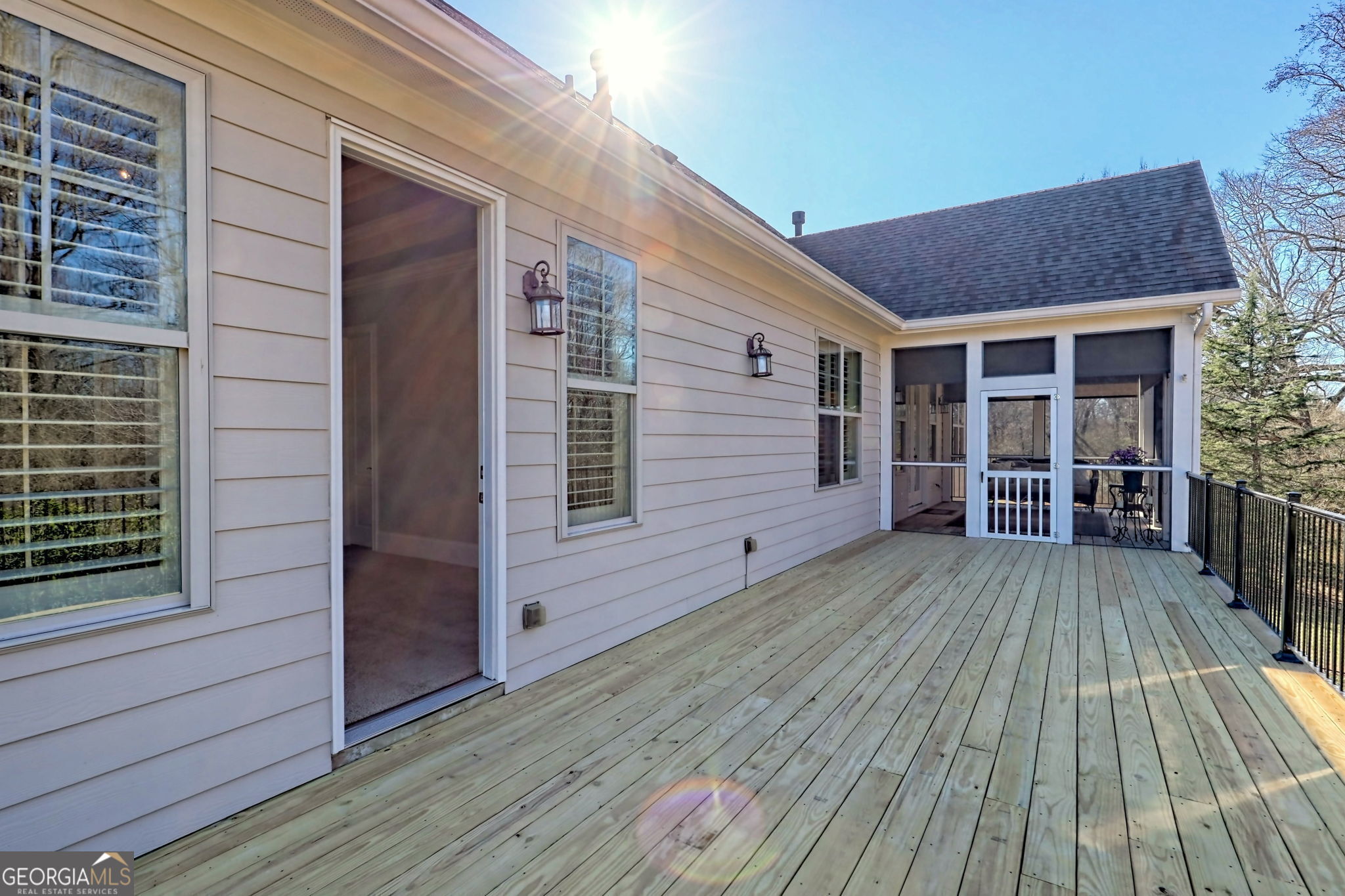 Clarkesville, Georgia 30523, United States, 4 Bedrooms Bedrooms, ,4 BathroomsBathrooms,Residential,Active,80352