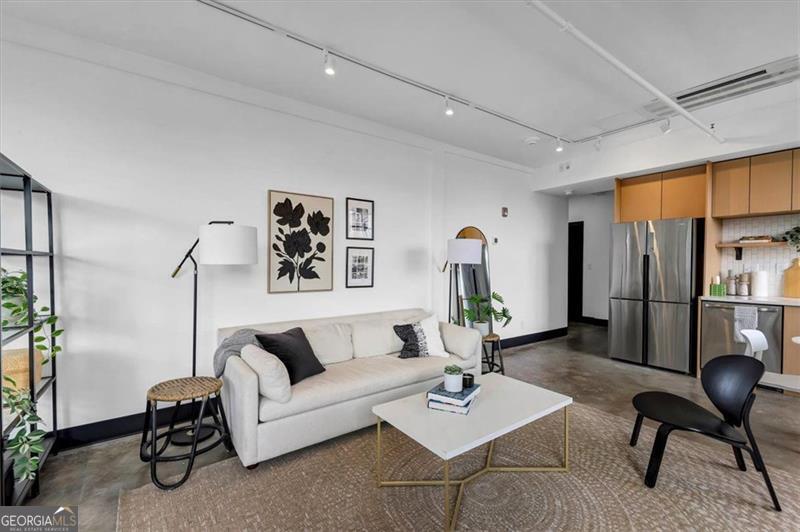 1805 HARVARD AVE 207