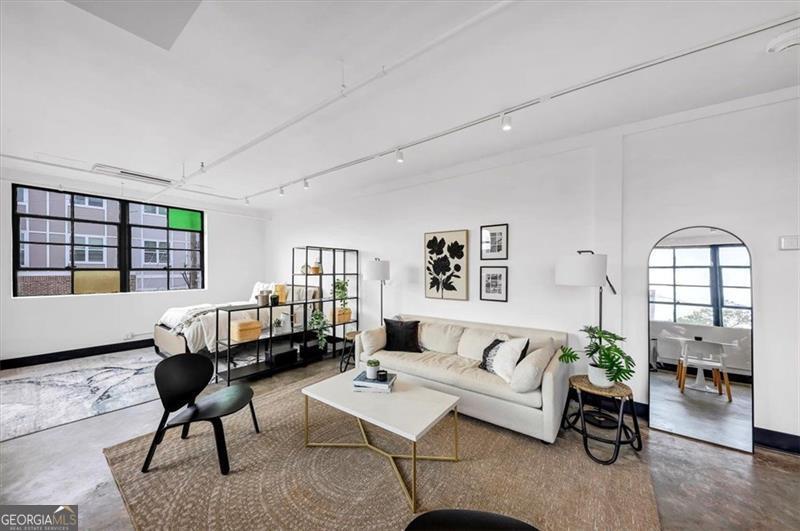 1805 HARVARD AVE 207