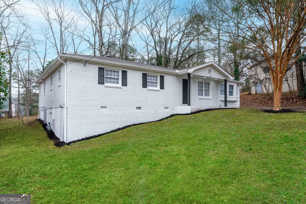 Photo of 2095 Mulkey Road SW, Marietta, GA 30008 (MLS # 10668097)