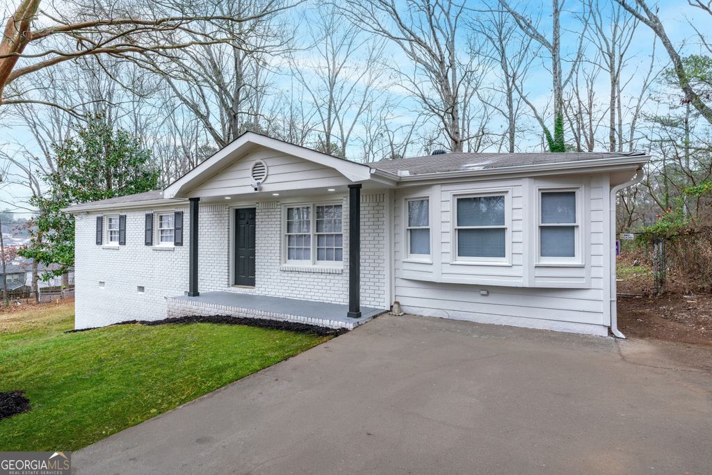 Photo of 2095 Mulkey Road SW, Marietta, GA 30008 (MLS # 10668097)