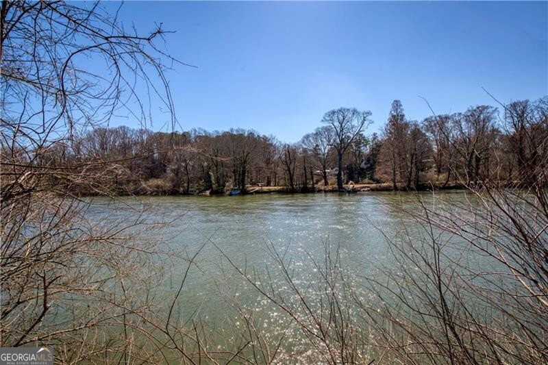 Roswell, Georgia 30075, United States, 4 Bedrooms Bedrooms, ,4 BathroomsBathrooms,Residential,Pending,79685