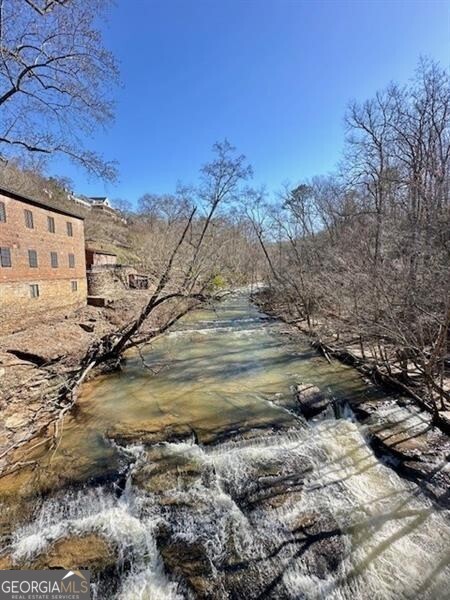 Roswell, Georgia 30075, United States, 4 Bedrooms Bedrooms, ,4 BathroomsBathrooms,Residential,Pending,79685