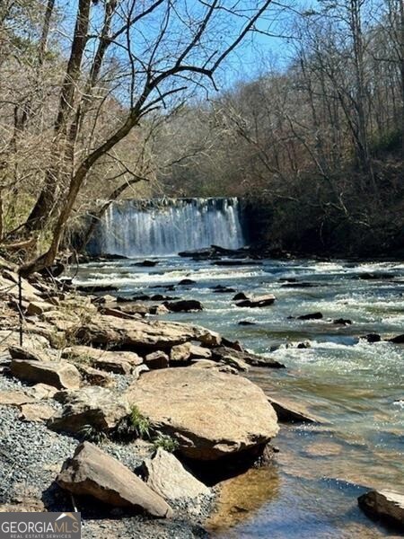 Roswell, Georgia 30075, United States, 4 Bedrooms Bedrooms, ,4 BathroomsBathrooms,Residential,Pending,79685