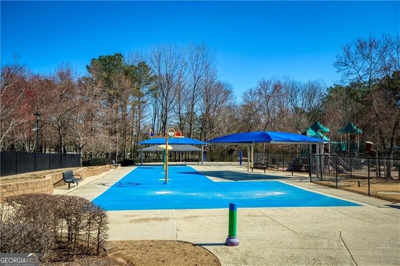 Roswell, Georgia 30075, United States, 4 Bedrooms Bedrooms, ,4 BathroomsBathrooms,Residential,Pending,79685