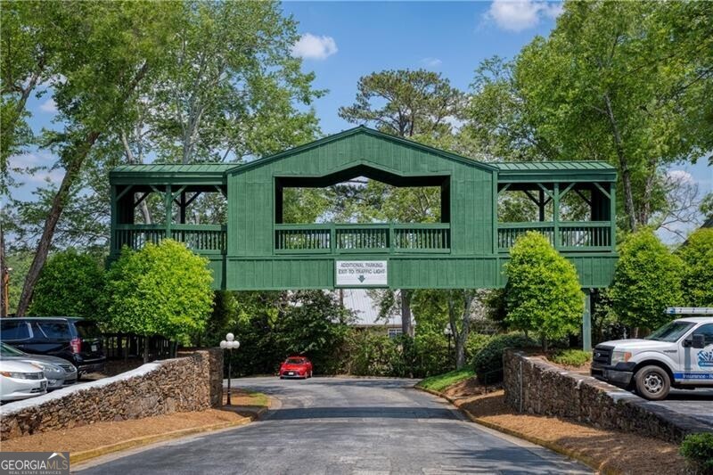 Roswell, Georgia 30075, United States, 4 Bedrooms Bedrooms, ,4 BathroomsBathrooms,Residential,Pending,79685