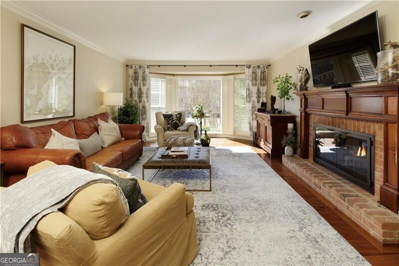 Roswell, Georgia 30075, United States, 4 Bedrooms Bedrooms, ,4 BathroomsBathrooms,Residential,Pending,79685