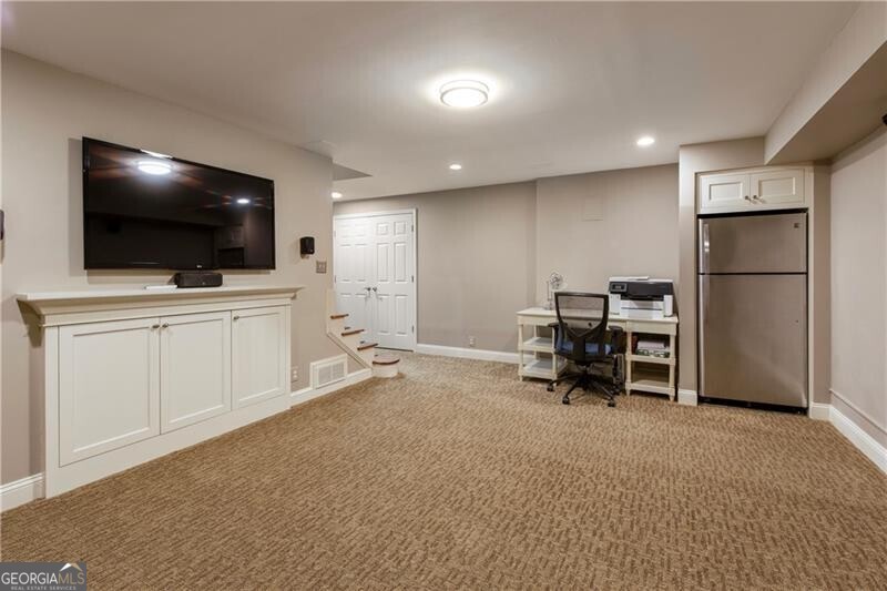 Roswell, Georgia 30075, United States, 4 Bedrooms Bedrooms, ,4 BathroomsBathrooms,Residential,Pending,79685