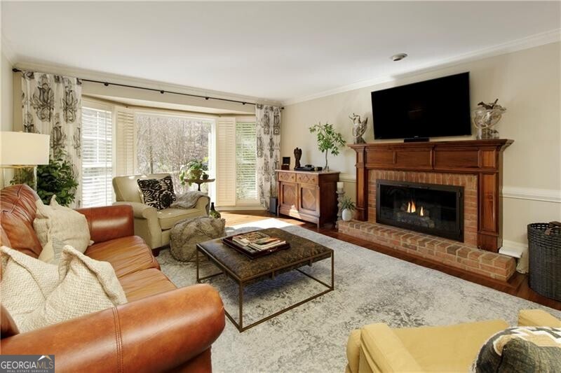 Roswell, Georgia 30075, United States, 4 Bedrooms Bedrooms, ,4 BathroomsBathrooms,Residential,Pending,79685