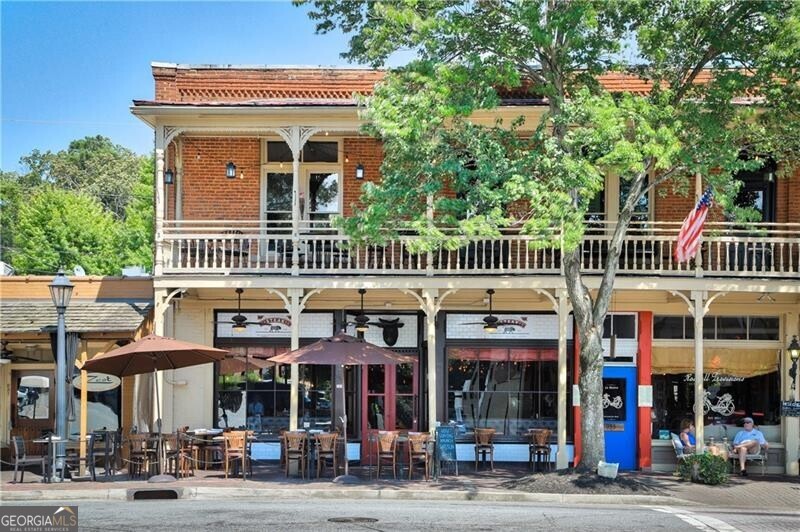 Roswell, Georgia 30075, United States, 4 Bedrooms Bedrooms, ,4 BathroomsBathrooms,Residential,Pending,79685