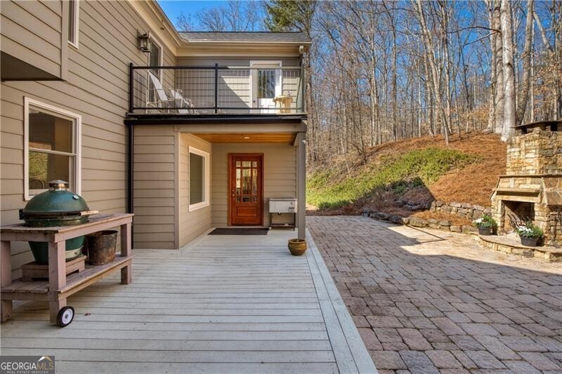 Roswell, Georgia 30075, United States, 4 Bedrooms Bedrooms, ,4 BathroomsBathrooms,Residential,Pending,79685