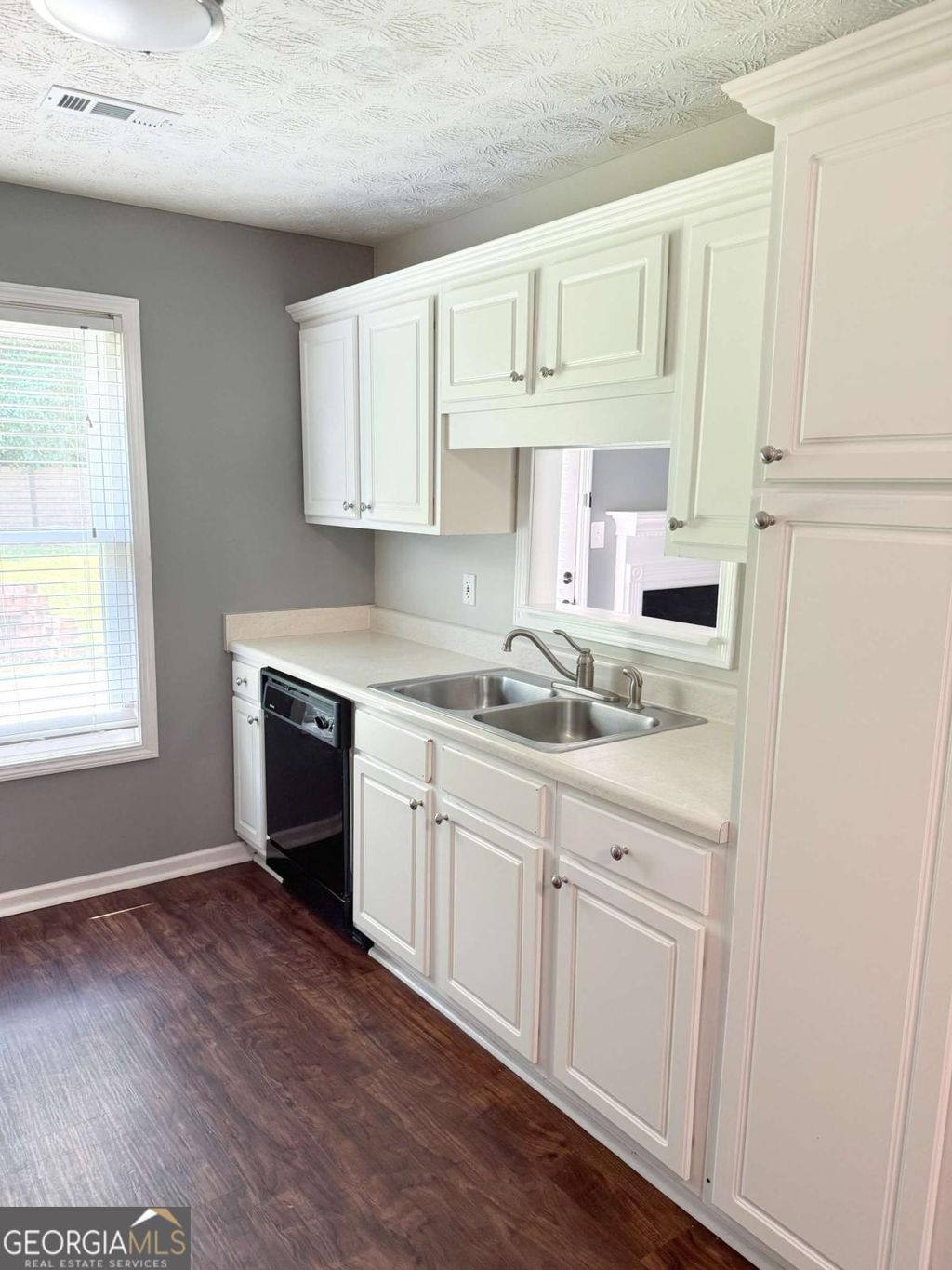 Photo of 73 Canterbury Drive, Grantville, GA 30220 (MLS # 10636039)