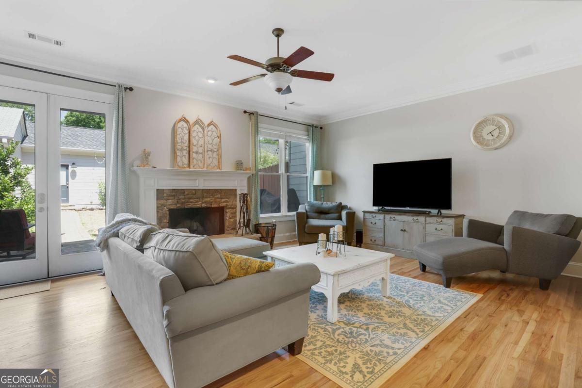 1542 Ridenour PKWY NW