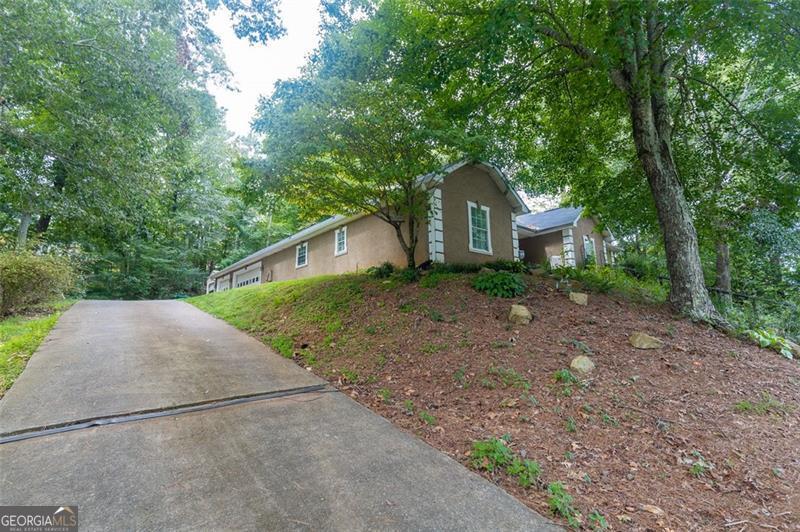 23 HAMPTON DR