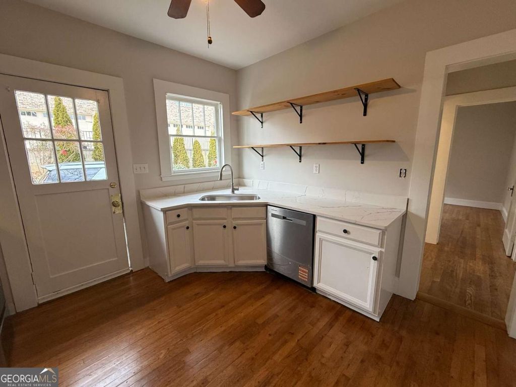 Photo of 620 Bradford Street NW, Gainesville, GA 30501 (MLS # 10689053)