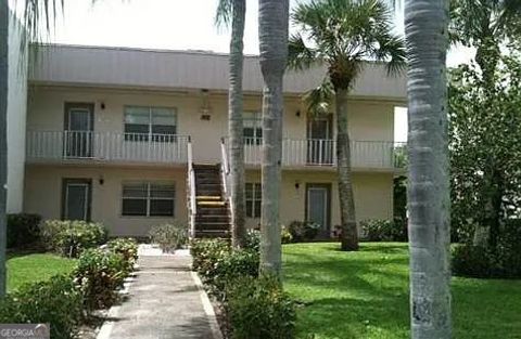 447 Capri PL J Delray Beach FL 33484