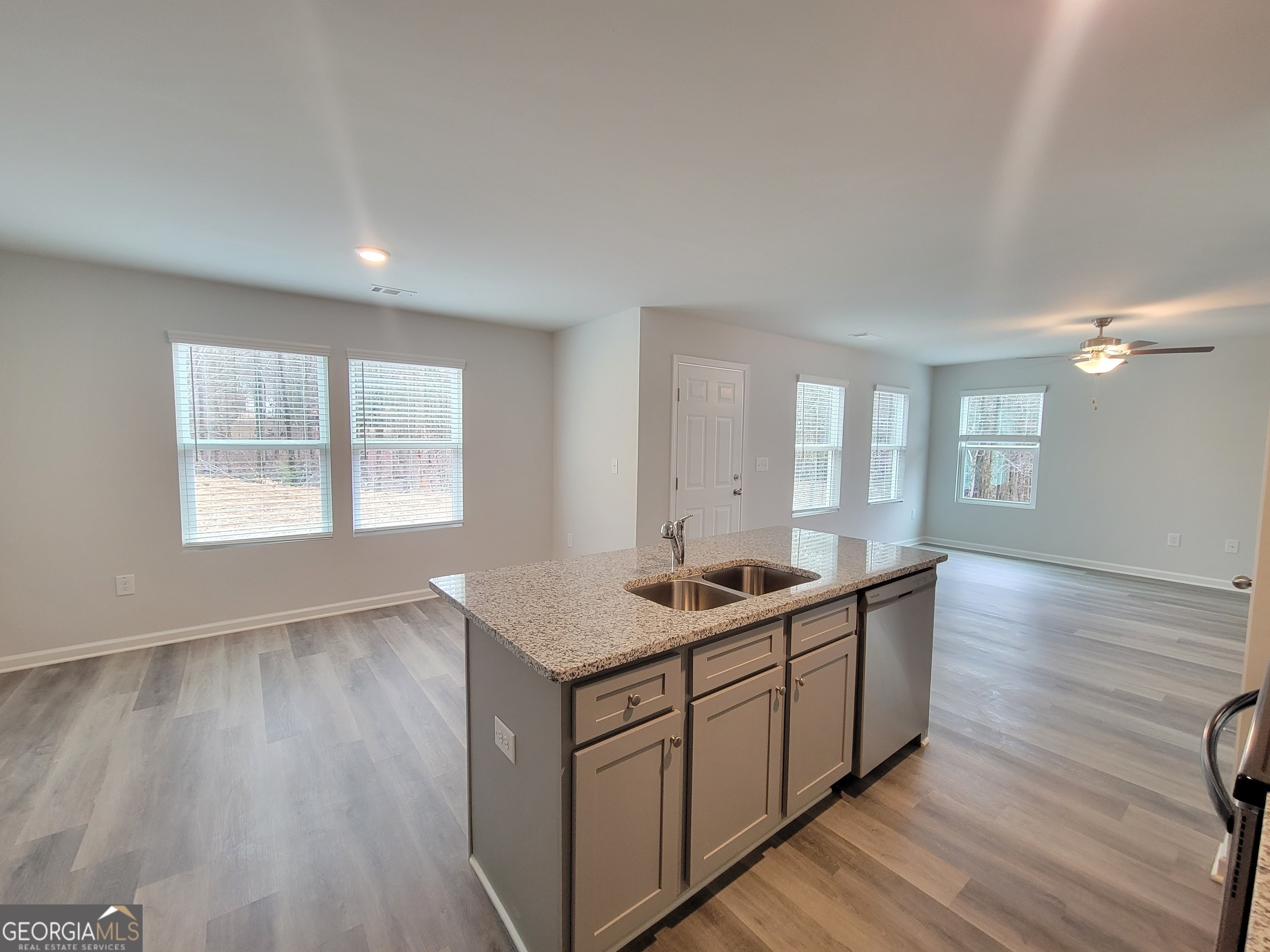 607 West Vincent DR