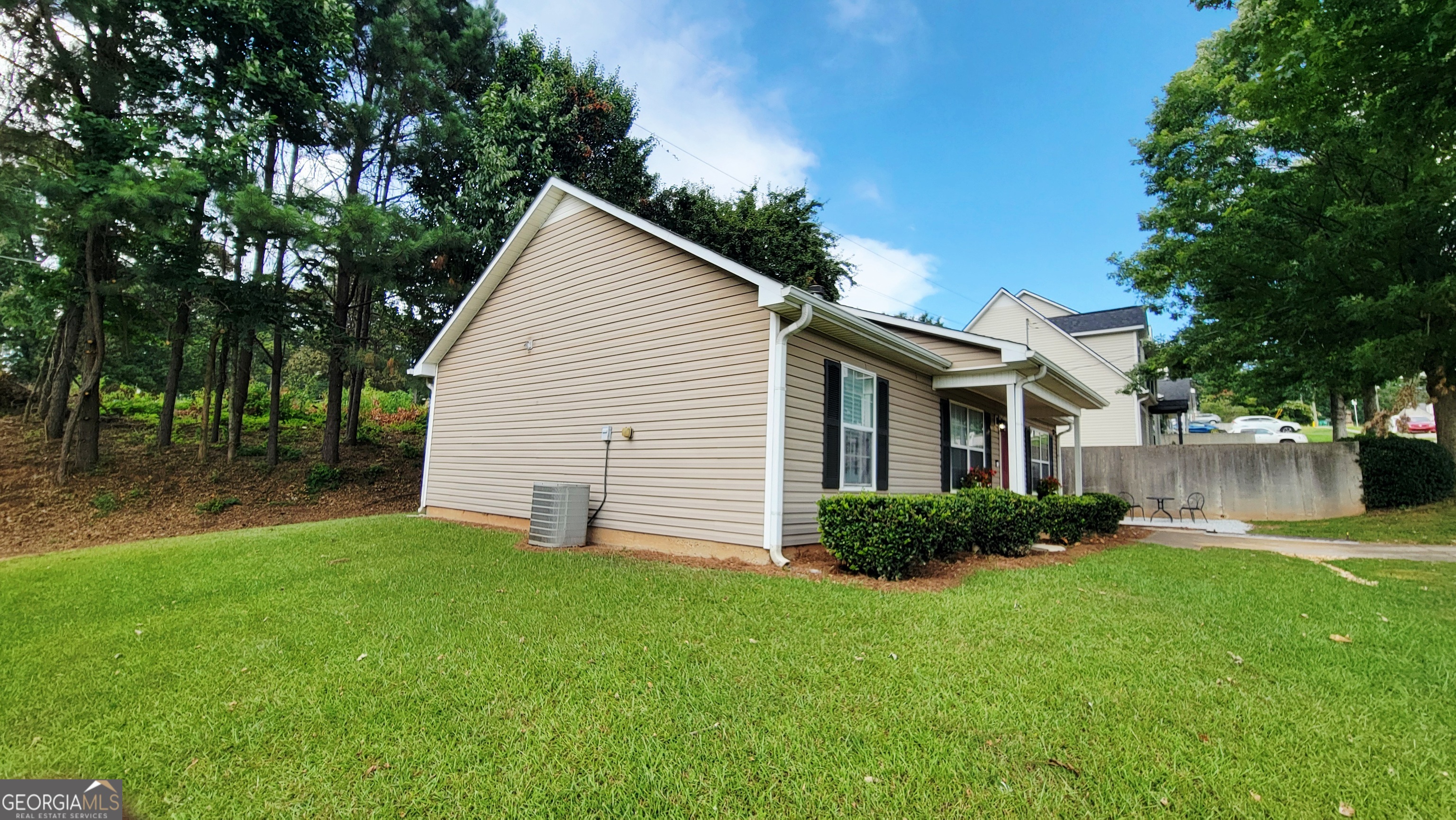 664 Forest Hills PATH