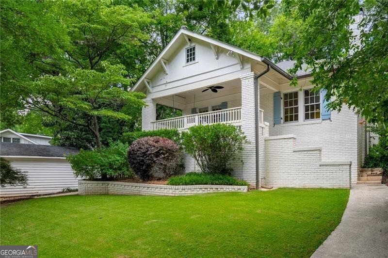 626 Elmwood DR NE