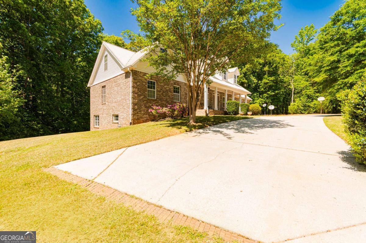 550 Oak Ridge DR