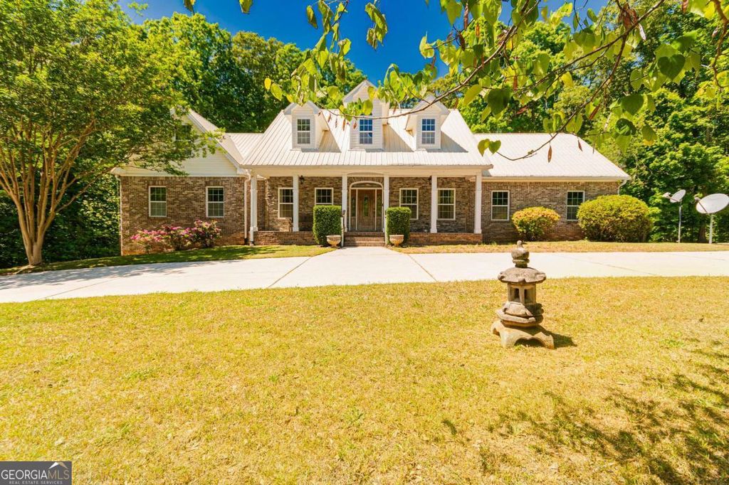 Photo of 550 Oak Ridge Drive, Oxford, GA 30054 (MLS # 10741947)