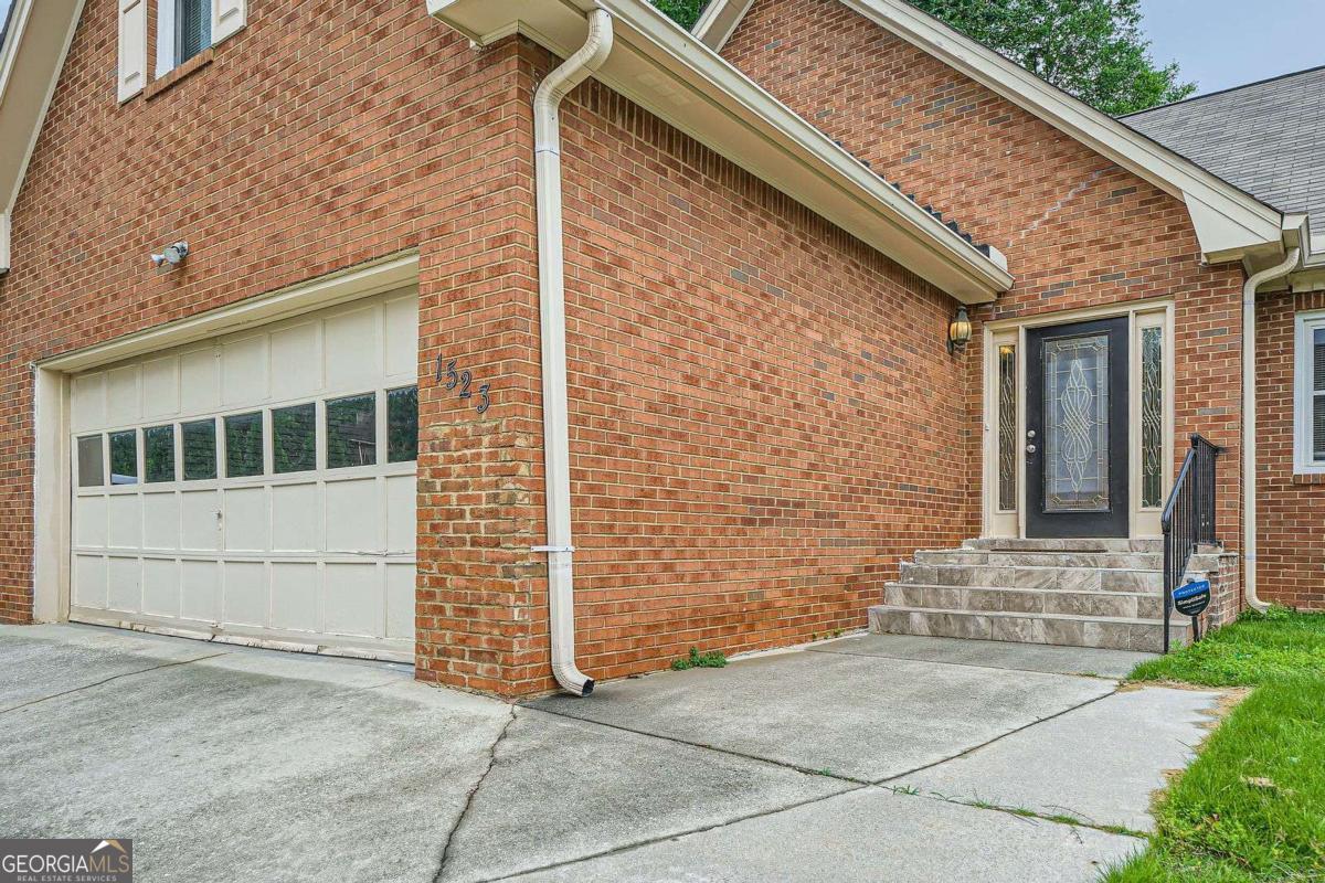 1523 Pangborn Station DR