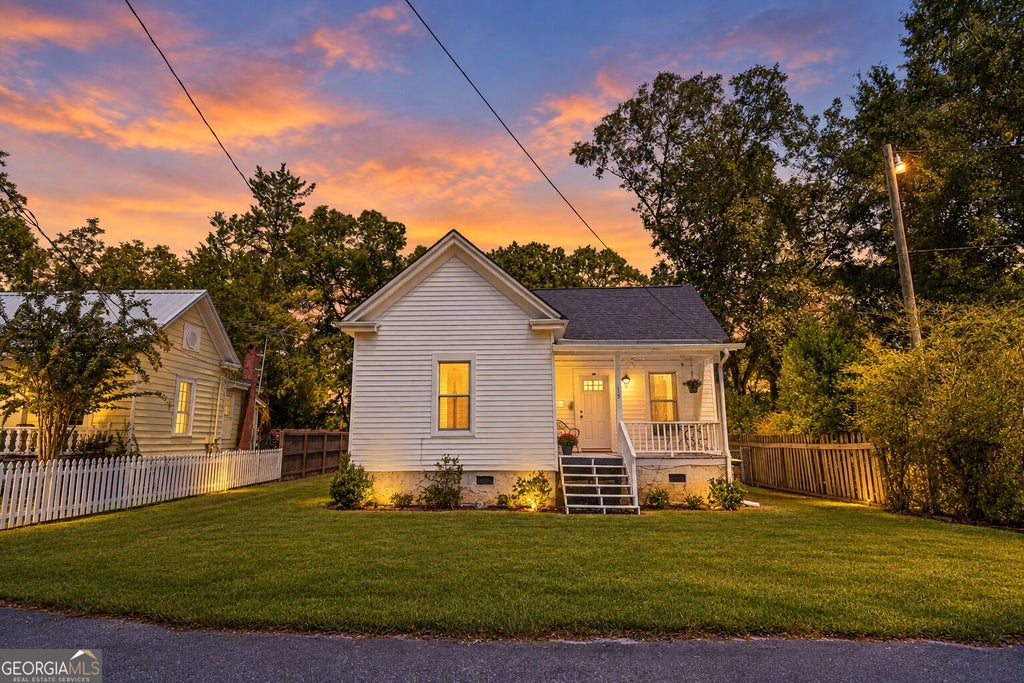 Photo of 115 Lamar Street, Barnesville, GA 30204 (MLS # 10846694)