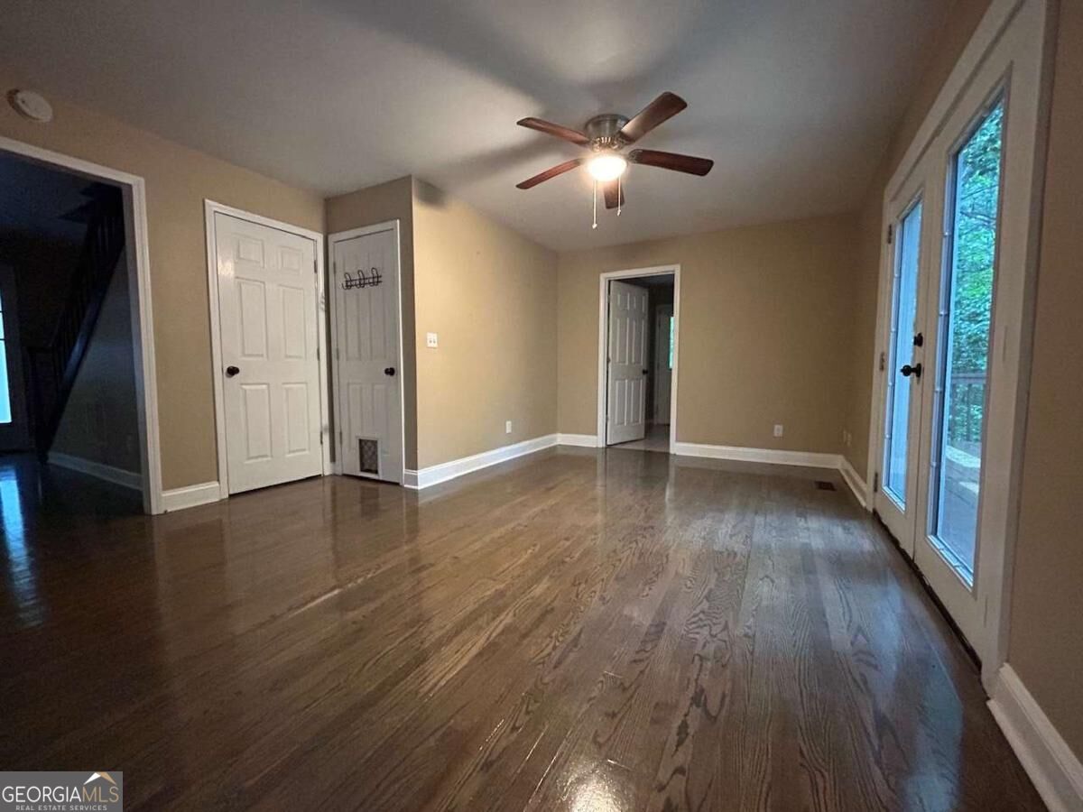 2523 Tamarack DR