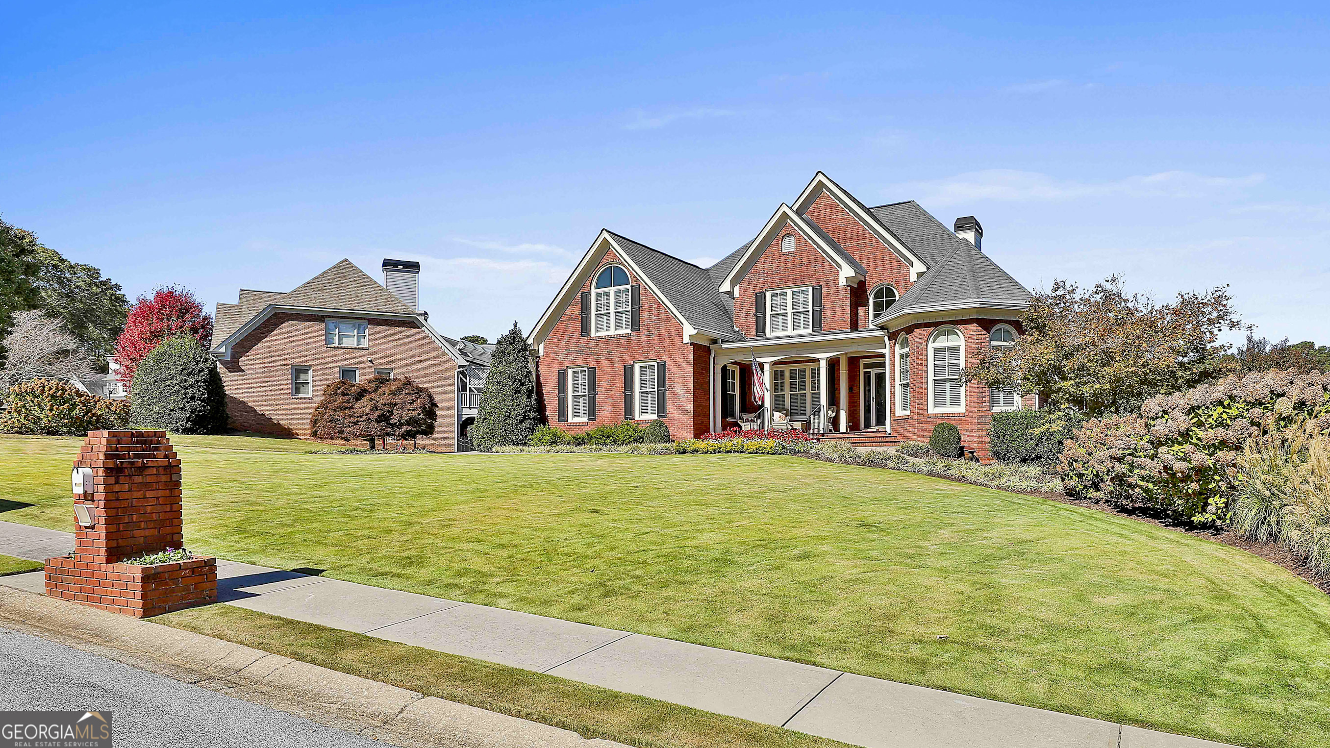 8553 Lake Forrest DR