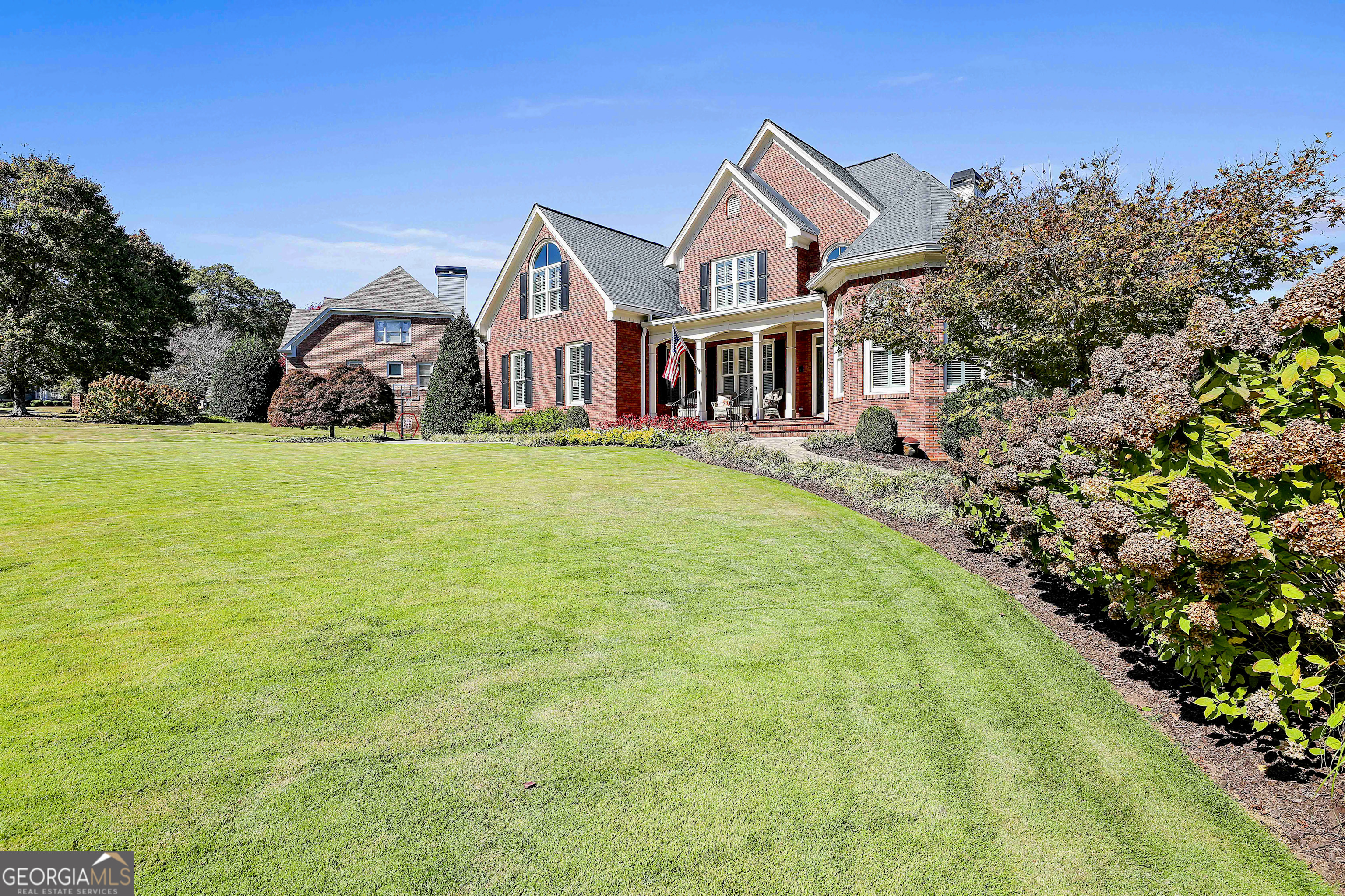 8553 Lake Forrest DR