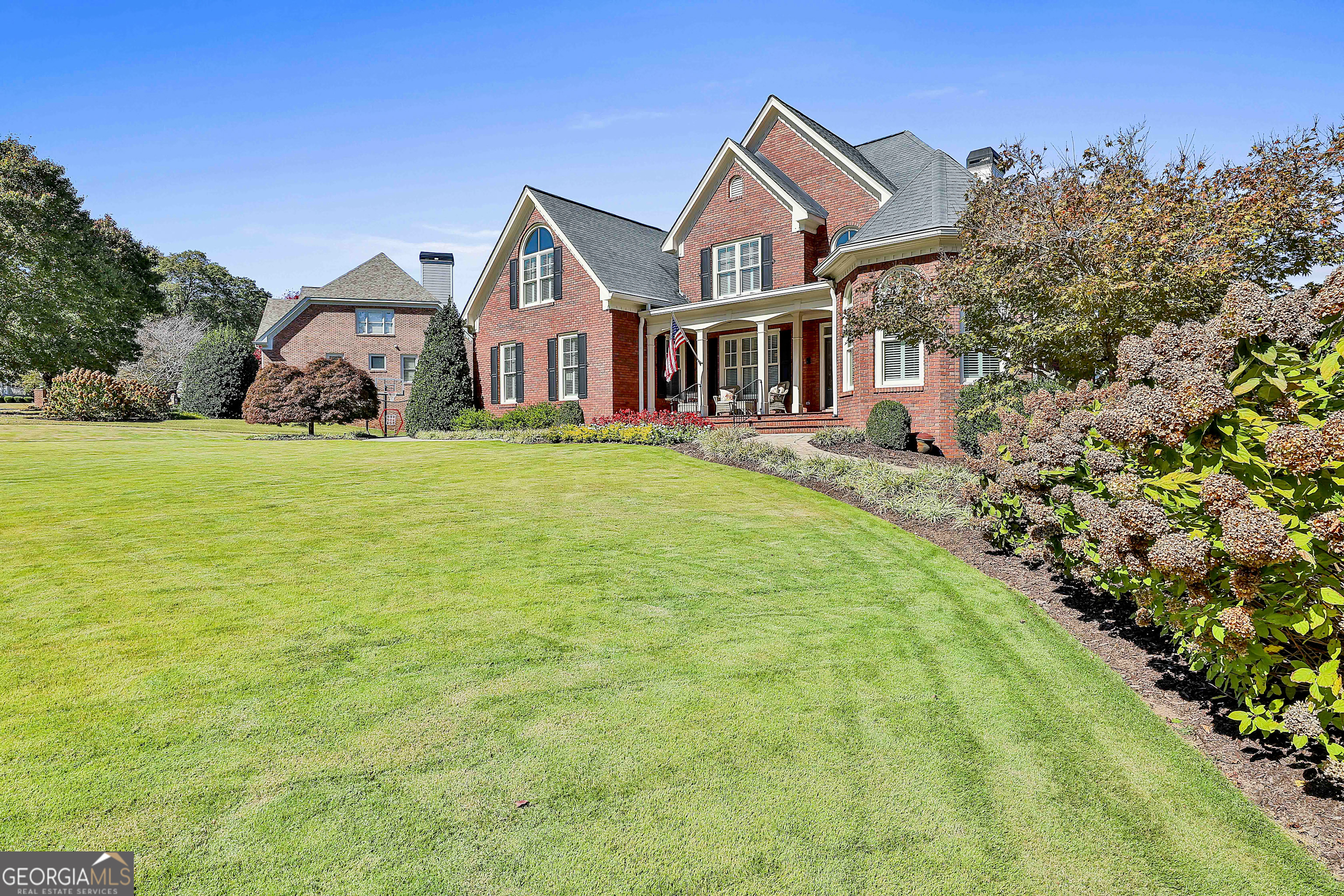 8553 Lake Forrest DR