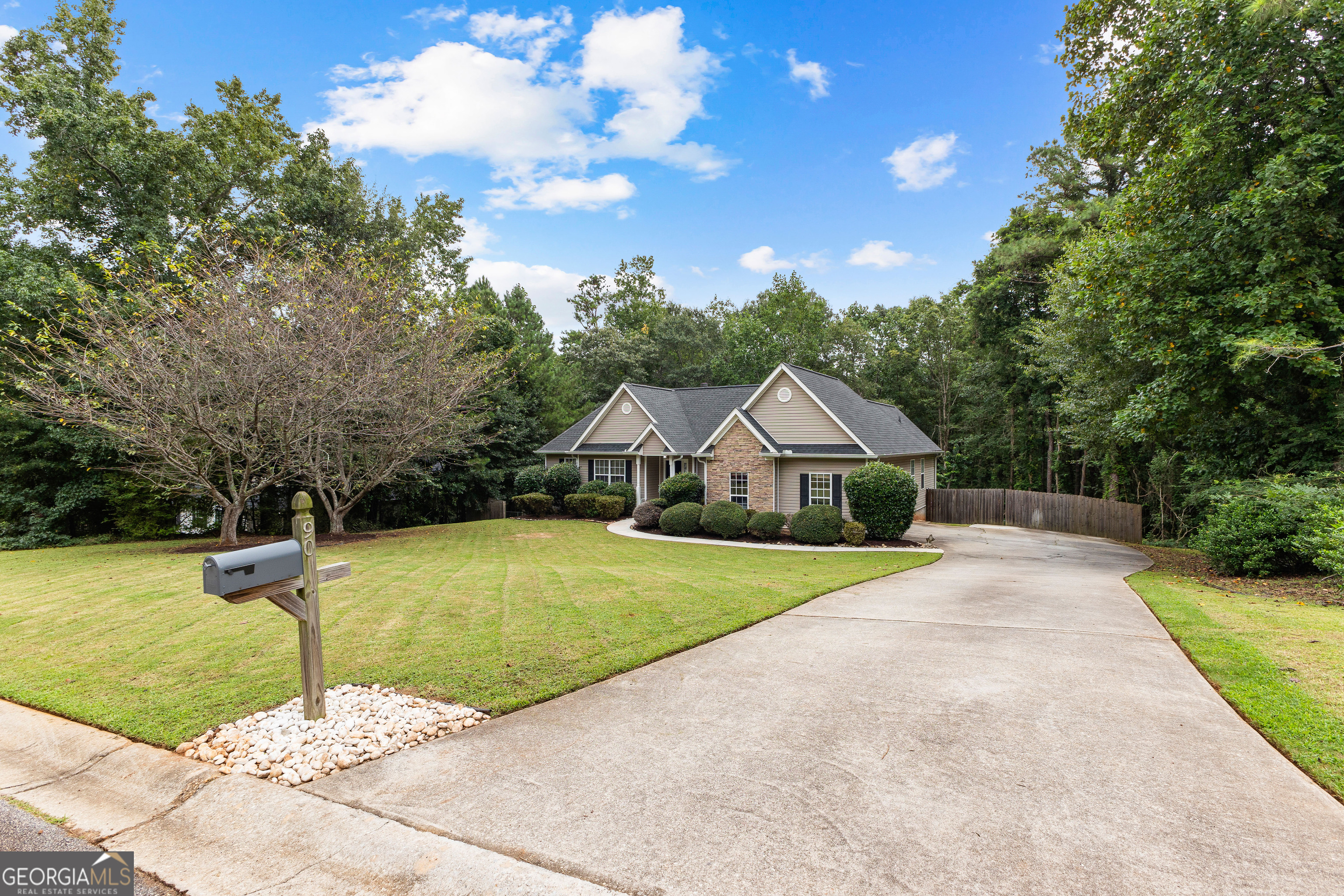 90 Hidden Brook LN