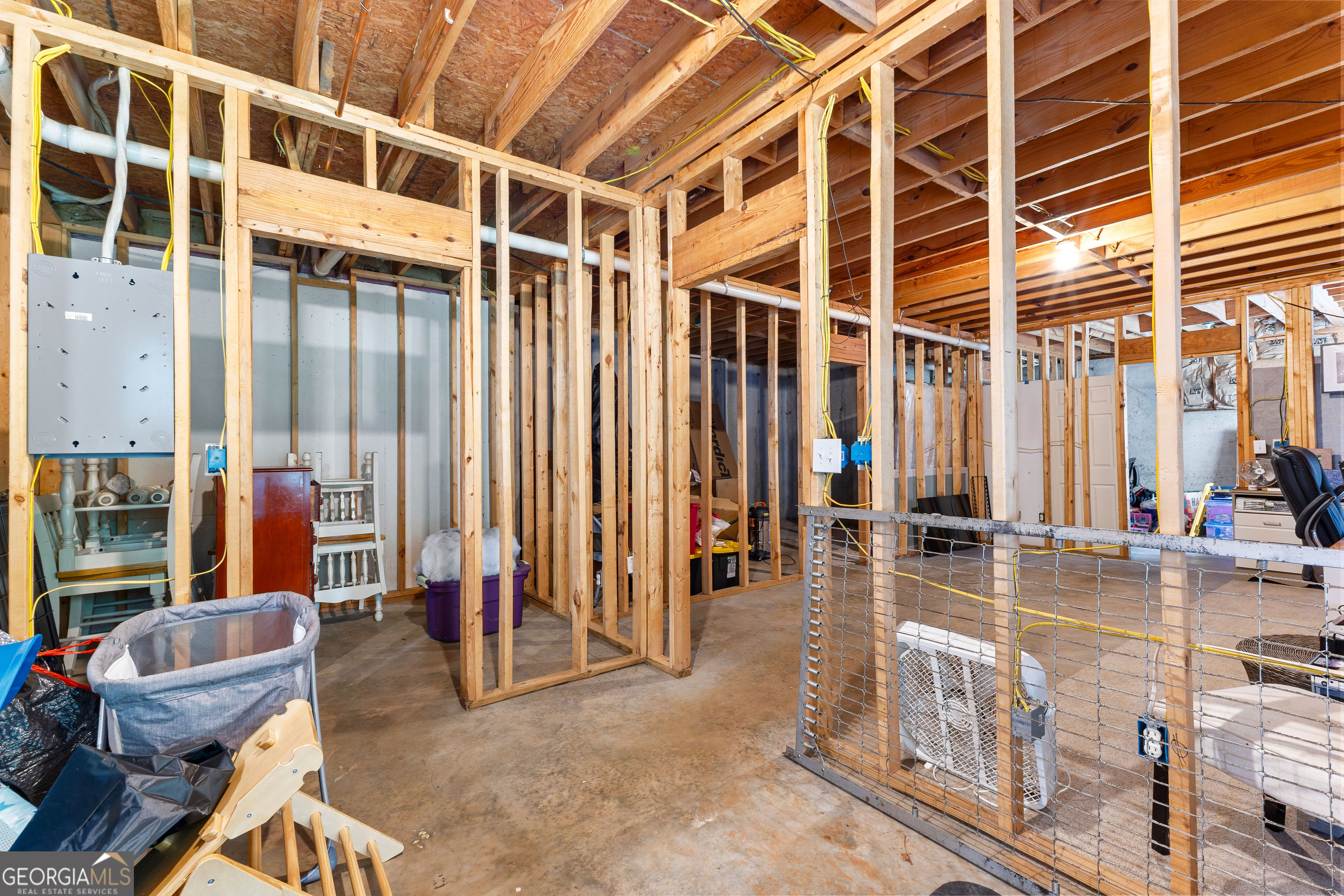 Newnan, Georgia 30265, United States, 3 Bedrooms Bedrooms, ,2 BathroomsBathrooms,Residential,Pending,200813