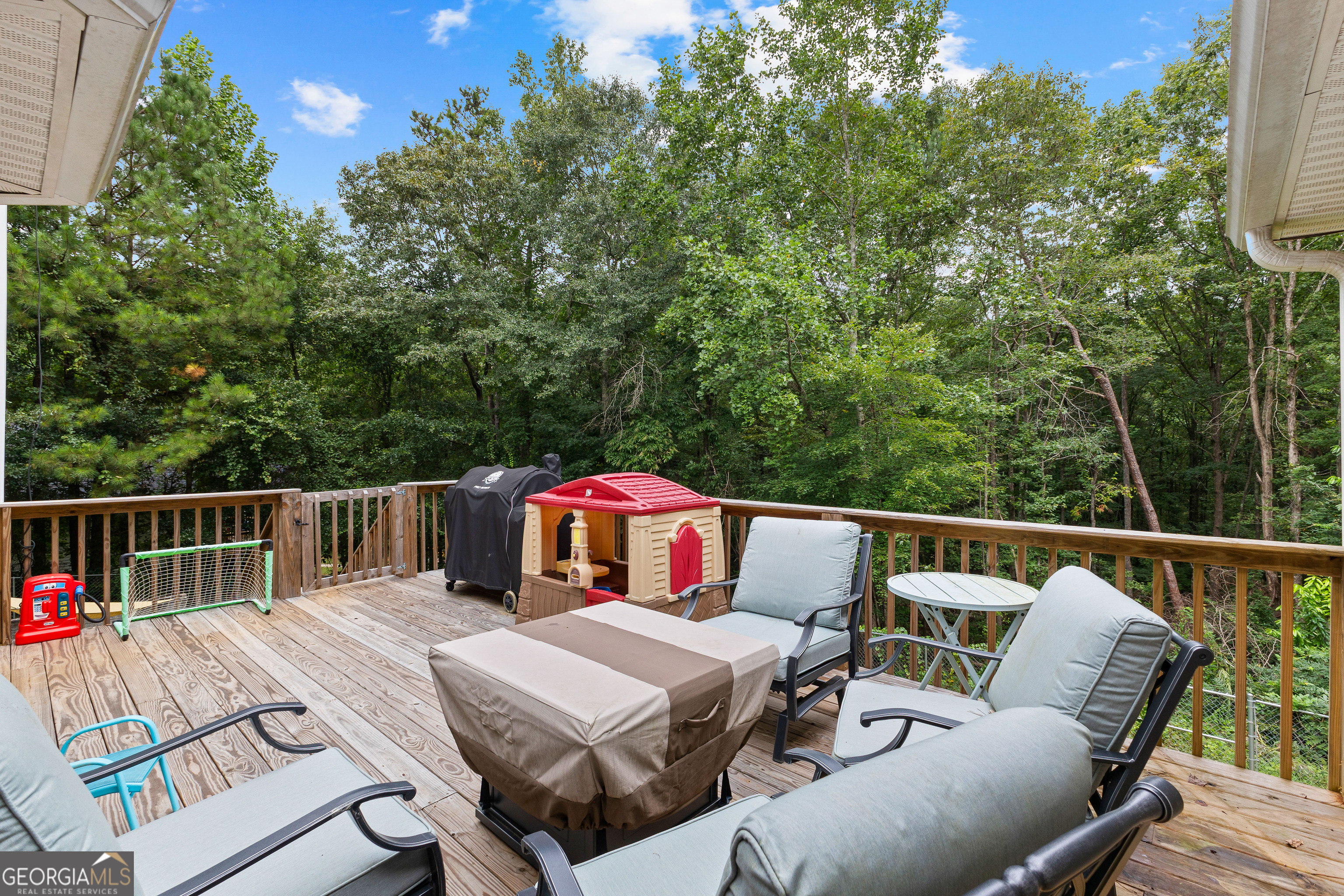 Newnan, Georgia 30265, United States, 3 Bedrooms Bedrooms, ,2 BathroomsBathrooms,Residential,Pending,200813